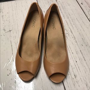 VIONIC open toe wedges!!! 😍